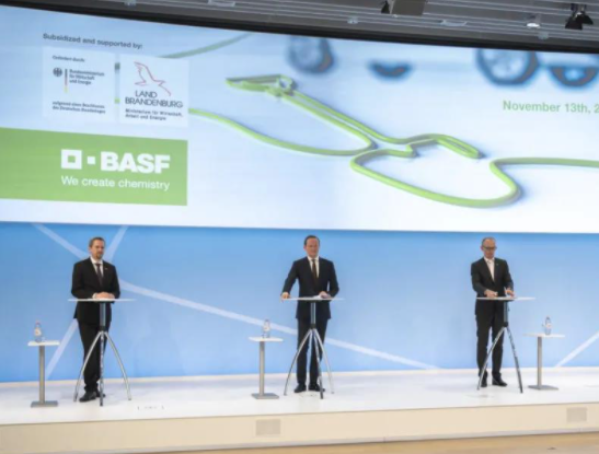 “云”慶祝：巴斯夫德國(guó)電池材料新廠奠基